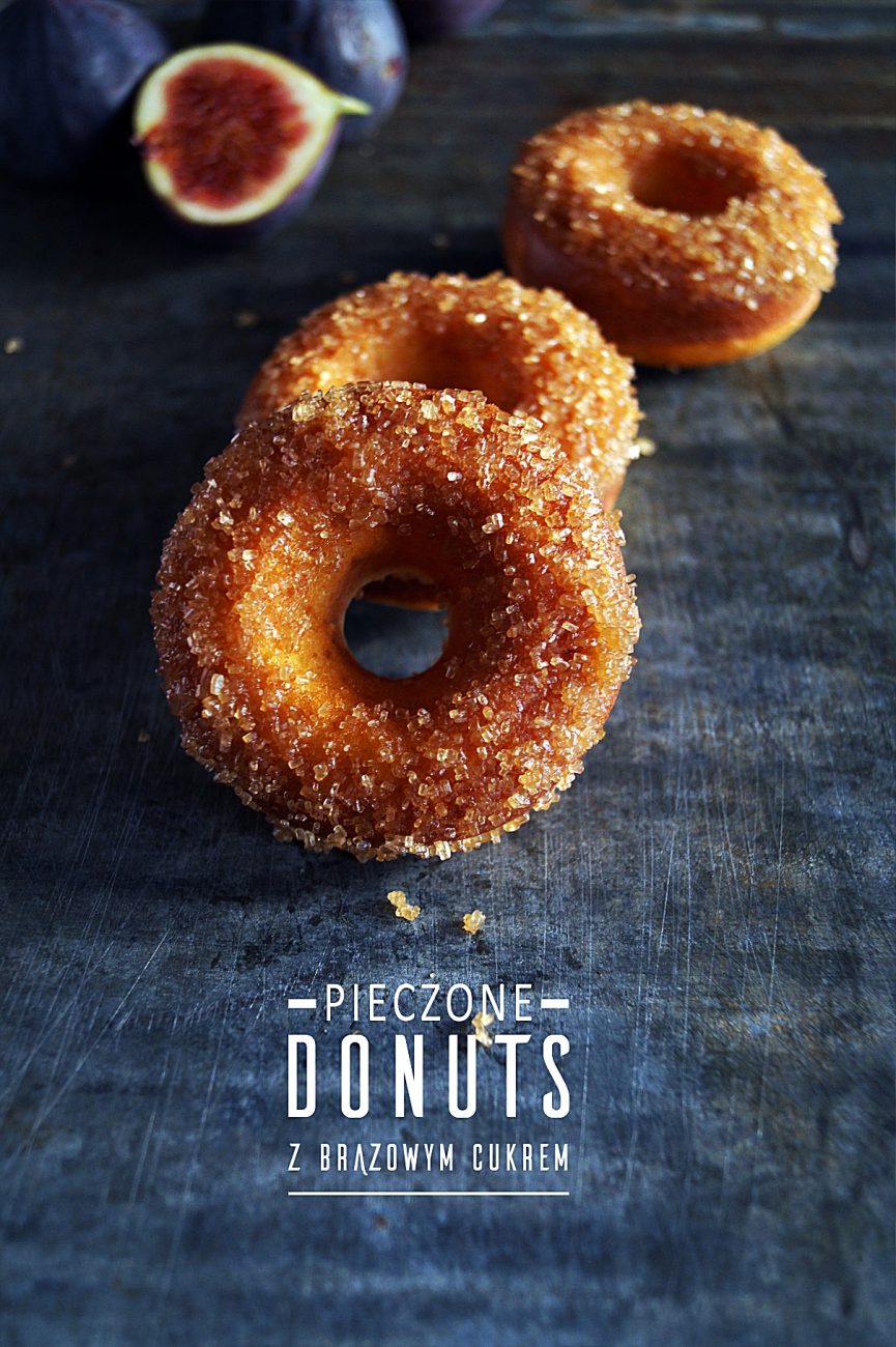 Pieczone donuts z brązowym cukrem