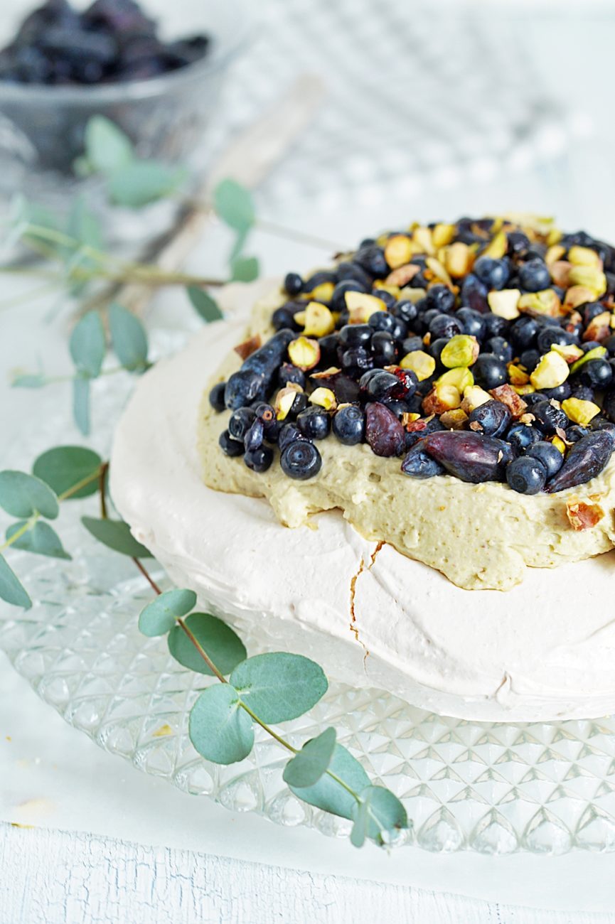 Pavlova z kremem pistacjowym
